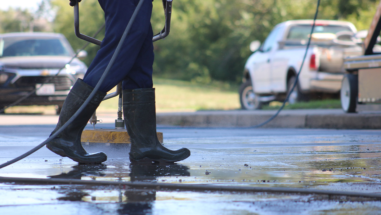 Commercial Concrete Cleaning St. Louis | Exterior Commercial Cleaning Company Near Me