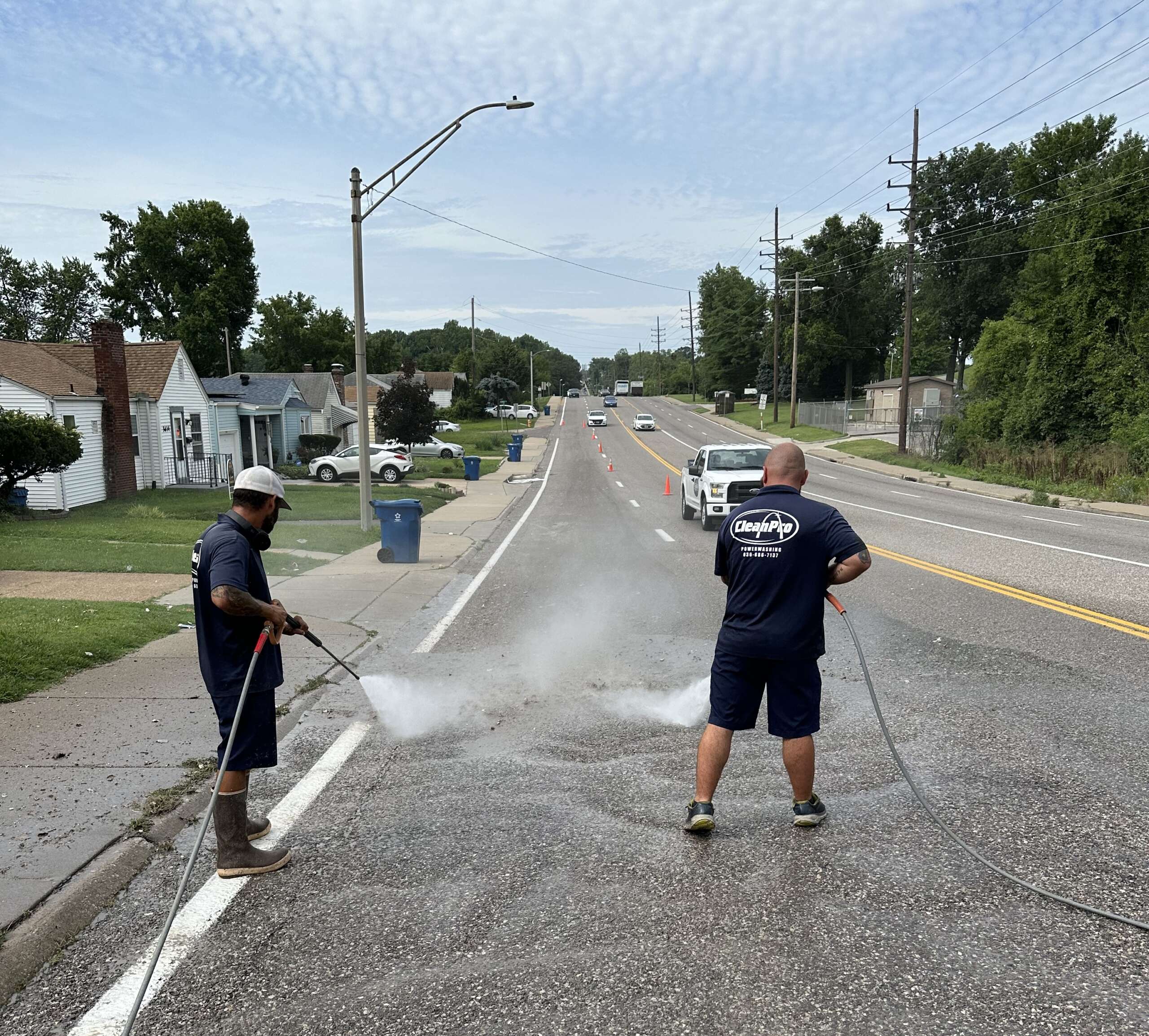 Hydraulic-Oil-Spills-Why-Rapid-Response-Saves-Your-Pavement-and-Your-Budget