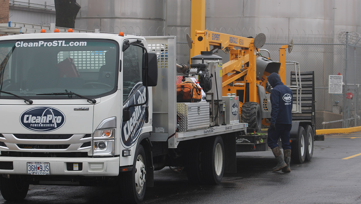 Industrial & Manufacturing Power Washing St. Louis | Commercial Cleaning Company Near Me