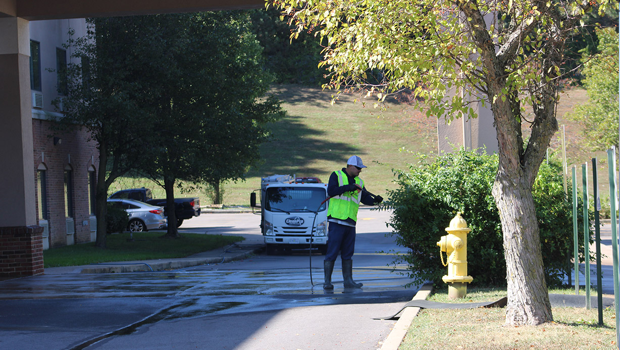 Vacuum Recovery Services St. Louis | Exterior Commercial Cleaning Company Near Me
