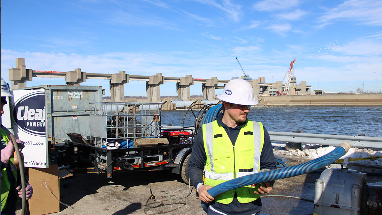 Vacuum Recovery Services St. Louis | Exterior Commercial Cleaning Company Near Me