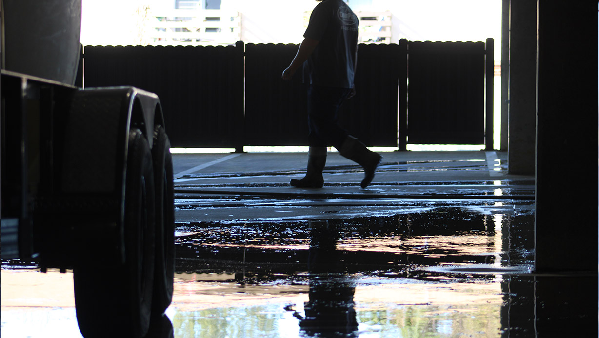 Vacuum Recovery Services St. Louis | Exterior Commercial Cleaning Company Near Me