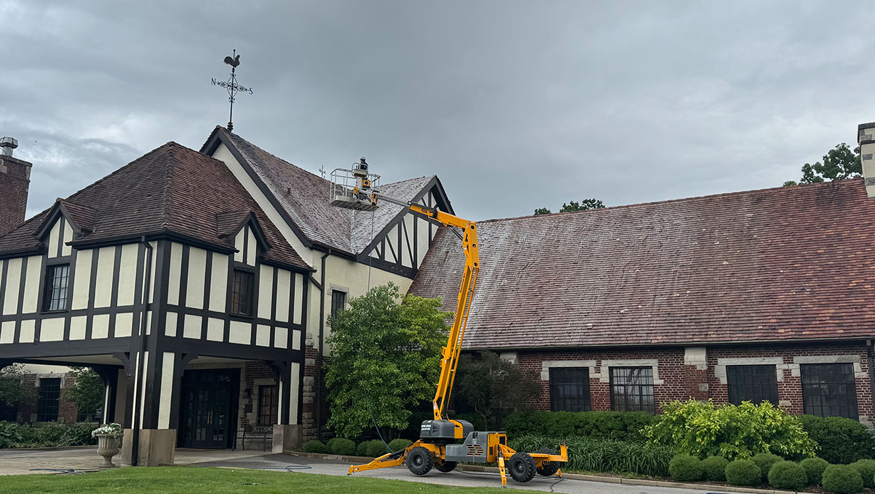 Commercial Roof Cleaning St. Louis | Exterior Commercial Cleaning Company Near Me