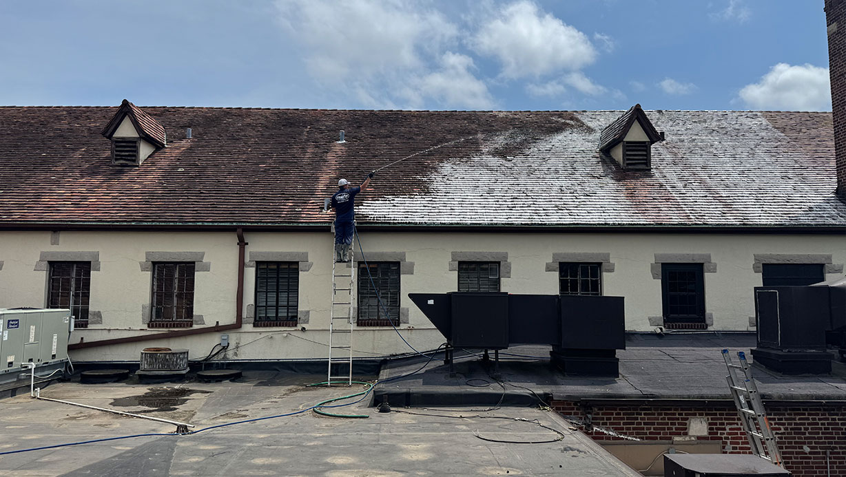 Commercial Roof Cleaning St. Louis | Exterior Commercial Cleaning Company Near Me