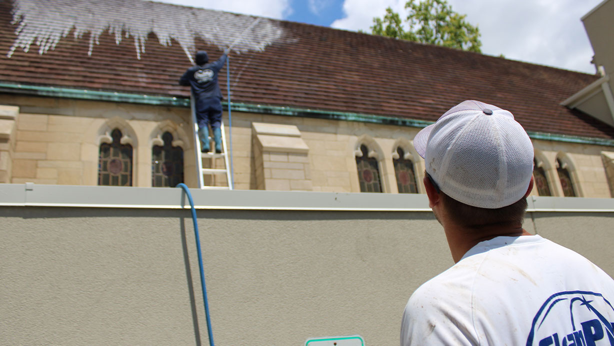 Commercial Roof Cleaning St. Louis | Exterior Commercial Cleaning Company Near Me