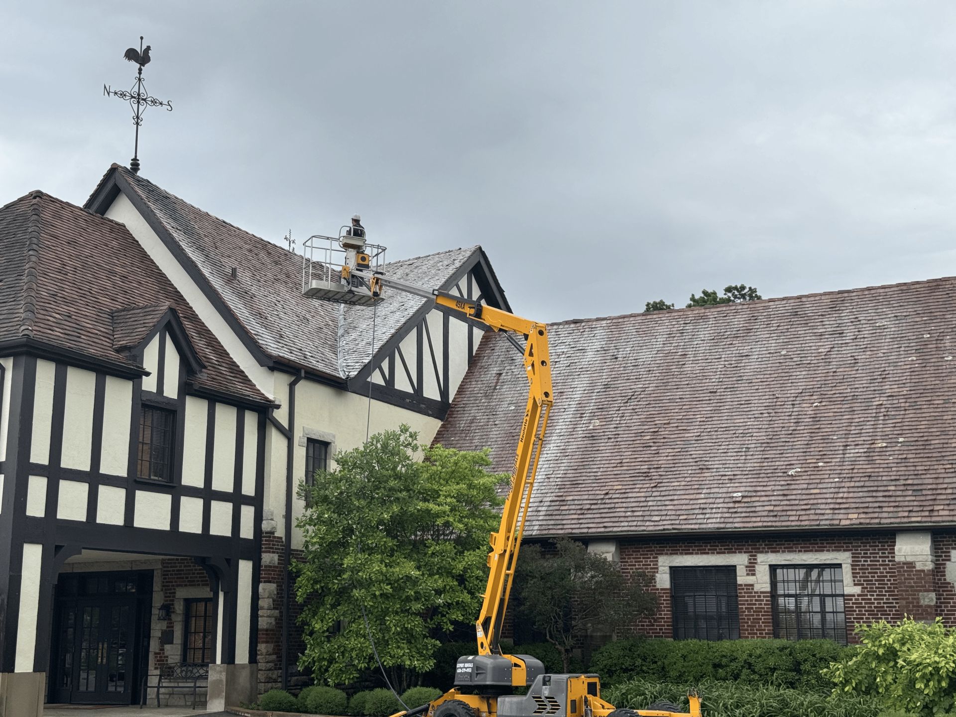 Commercial Roof Cleaning | Roof Washing for Glencoe, MO, Businesses
